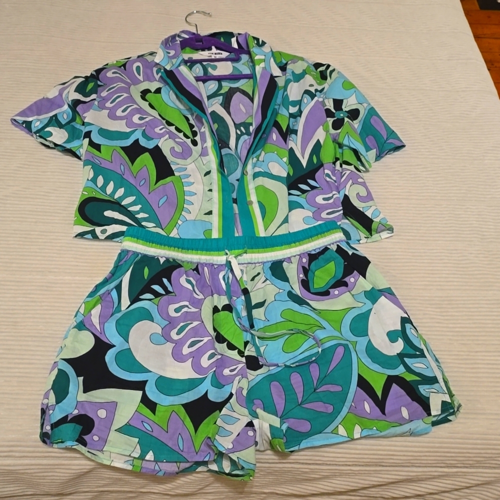 Steve Madden Set, comfortable tropical short set, Size M